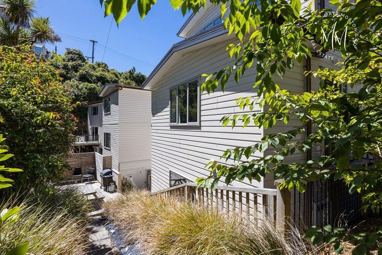 Photo of property in 16 Cosy Dell Road, North Dunedin, Dunedin, 9016