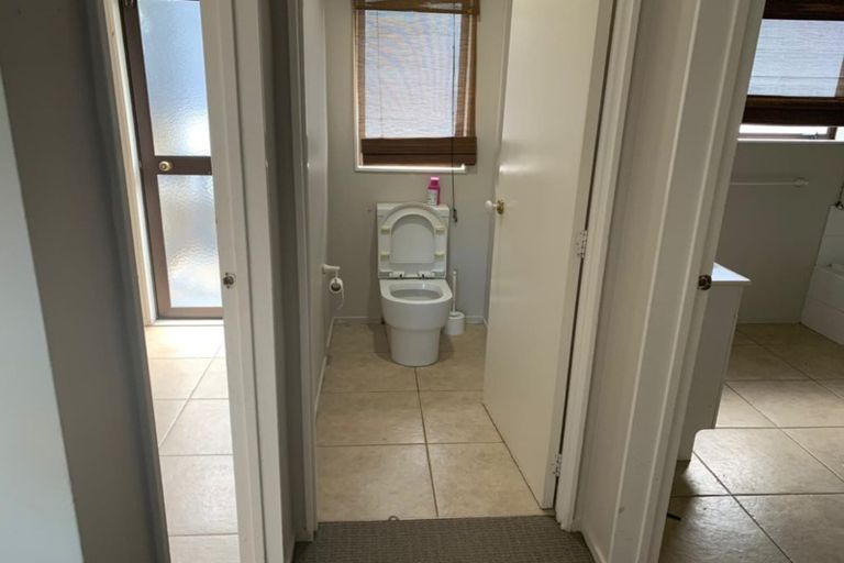 Photo of property in 21 Hakea Place, Totara Heights, Auckland, 2105