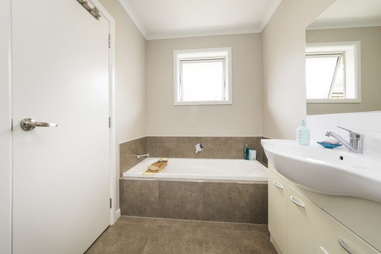 Photo of property in 24a Rata Street, Roslyn, Palmerston North, 4414