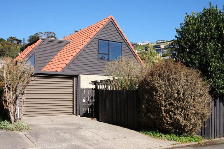 Photo of property in 1/37 Augusta Street, Redcliffs, Christchurch, 8081