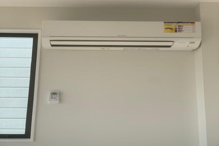 Photo of property in 28 Parahau Road, Papakura, 2110