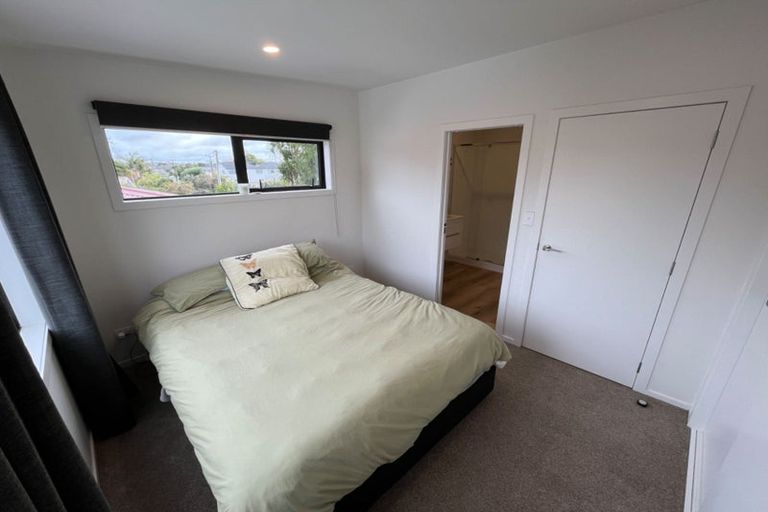 Photo of property in 1/2 Stokes Avenue, Te Atatu Peninsula, Auckland, 0610