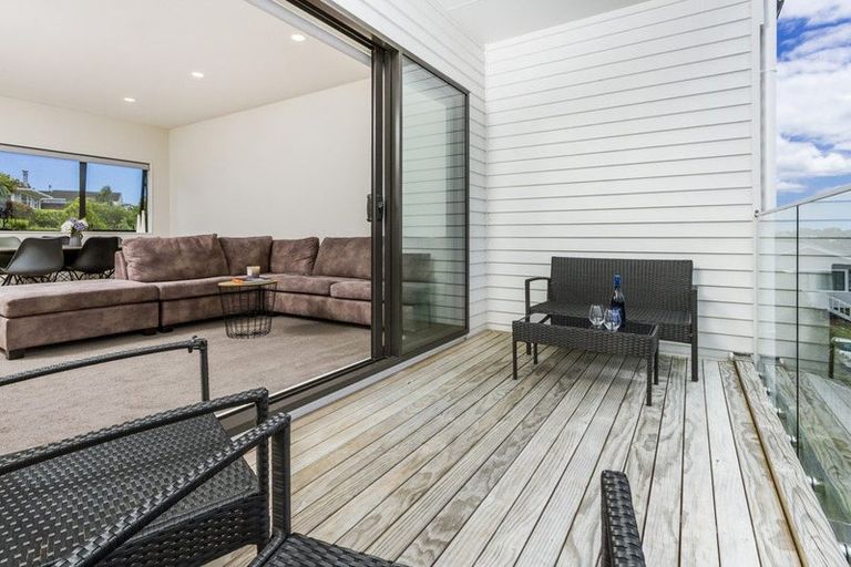 Photo of property in 35b Seon Place, Birkdale, Auckland, 0626