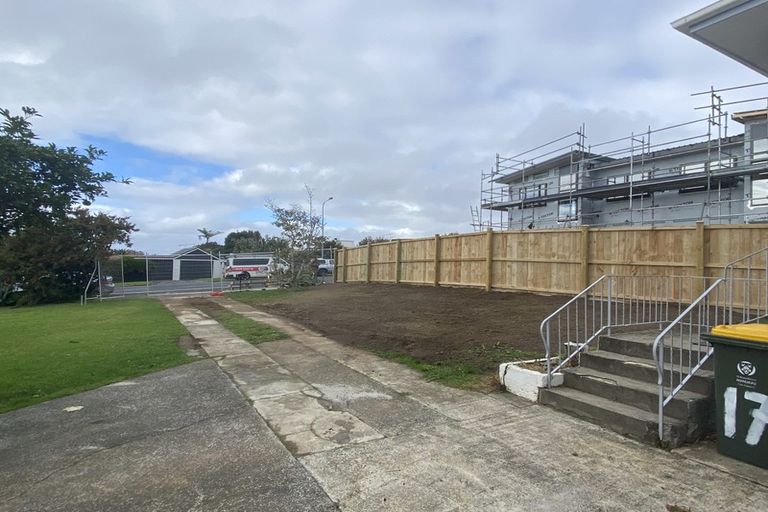 Photo of property in 17 Bradbury Road, Botany Downs, Auckland, 2010