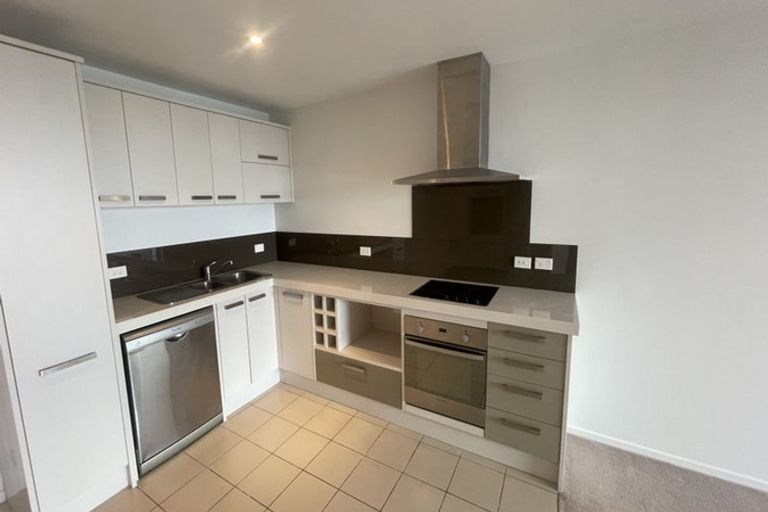 Photo of property in Bella Vista, 2f/84 Gunner Drive, Te Atatu Peninsula, Auckland, 0610
