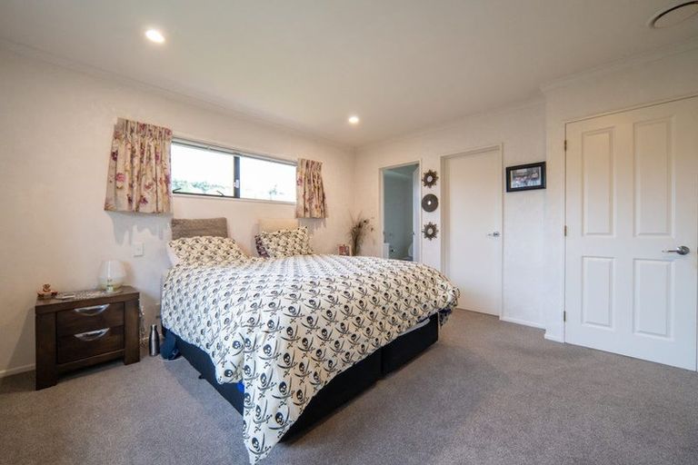 Photo of property in 35 Hastings Place, Hamilton Lake, Hamilton, 3204