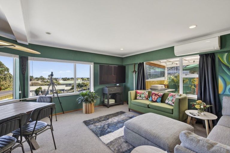 Photo of property in 5 Scott Street, Moturoa, New Plymouth, 4310