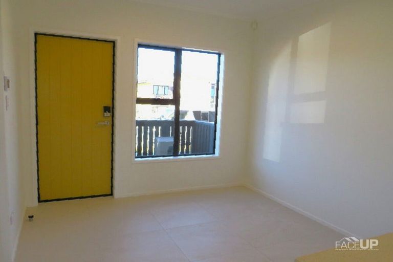 Photo of property in 18 Manarini Road, Westgate, Auckland, 0614