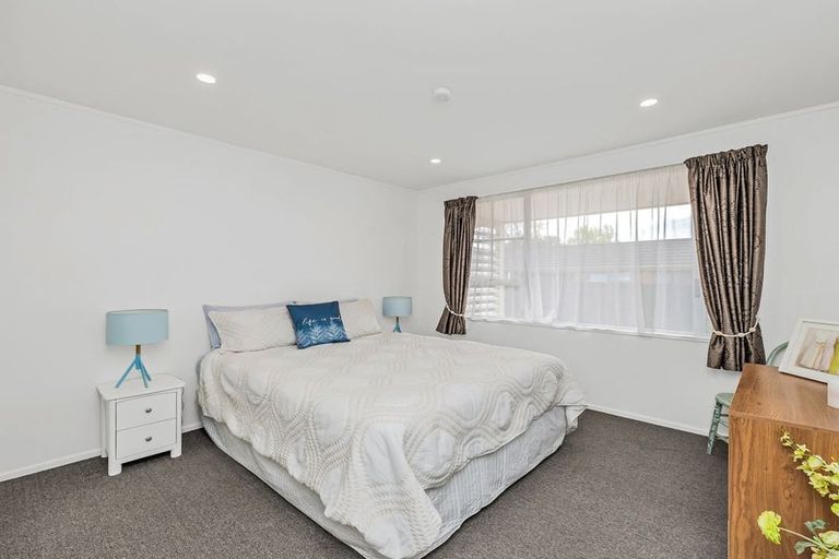 Photo of property in 1/23 Withells Road, Avonhead, Christchurch, 8042