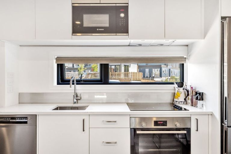 Photo of property in 68 Te Puketoka Lane, Mangere, Auckland, 2022