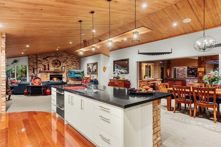 Photo of property in 632 Kara Road, Kokopu, Whangarei, 0179