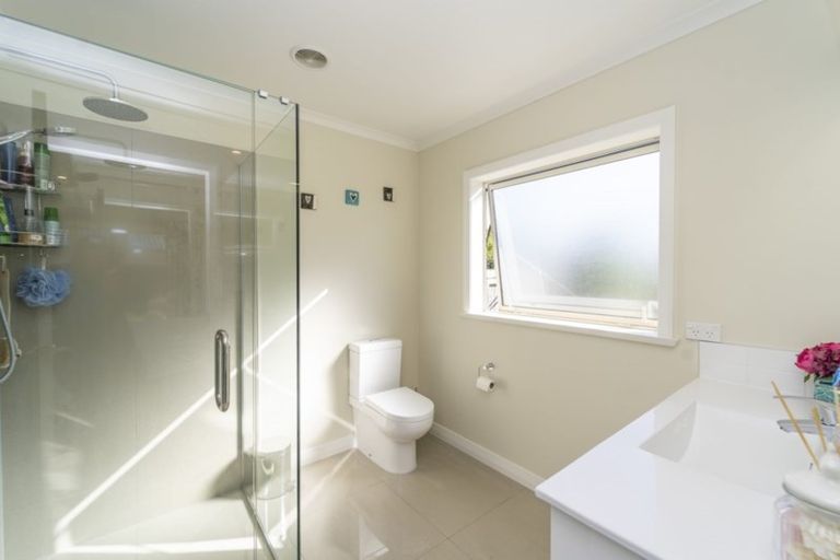 Photo of property in 1 Madison Street, Carterton, 5713