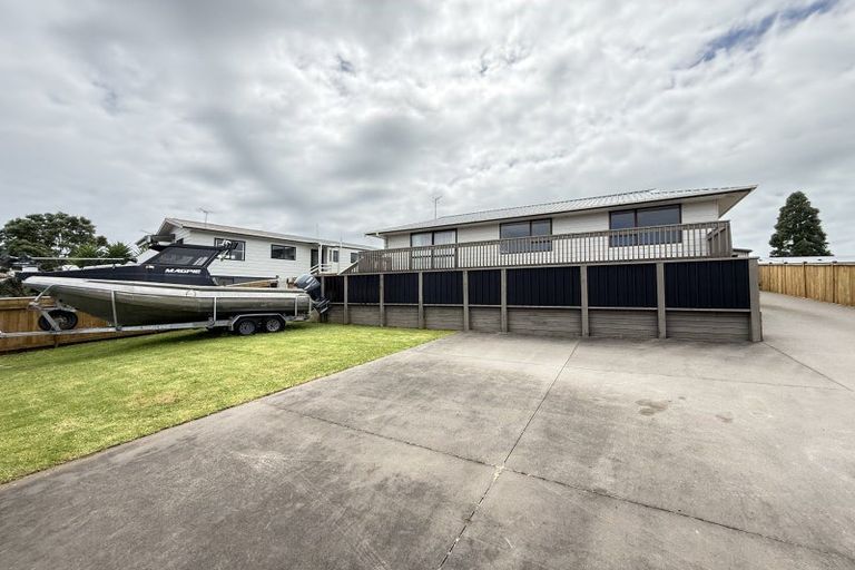 Photo of property in 18 Aratapu Street, Waitara, 4320