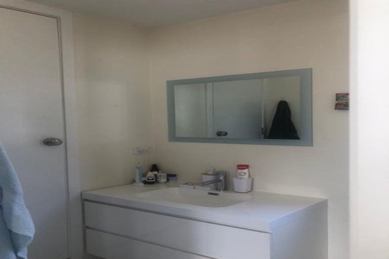 Photo of property in 12 Glendawn Place, Bayview, Auckland, 0629