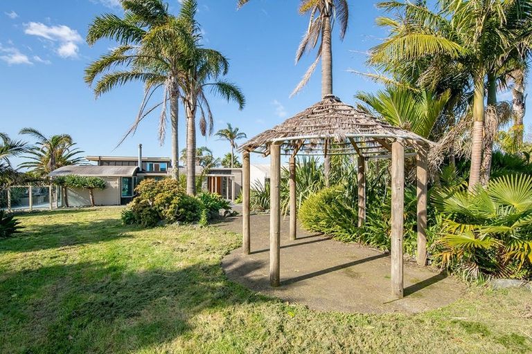 Photo of property in 52 Sunnyheights Road, Orewa, 0931