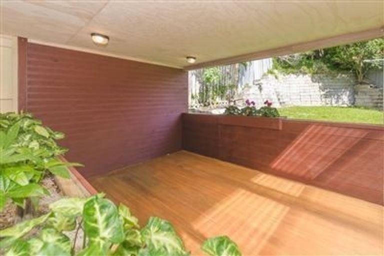 Photo of property in 8 Brazier Grove, Paraparaumu, 5032