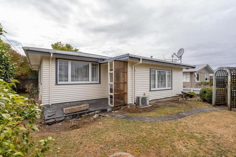 Photo of property in 16 Fergusson Street, Solway, Masterton, 5810