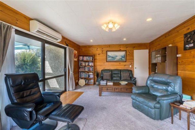 Photo of property in 36 Estuary Crescent, Fairfield, Dunedin, 9018