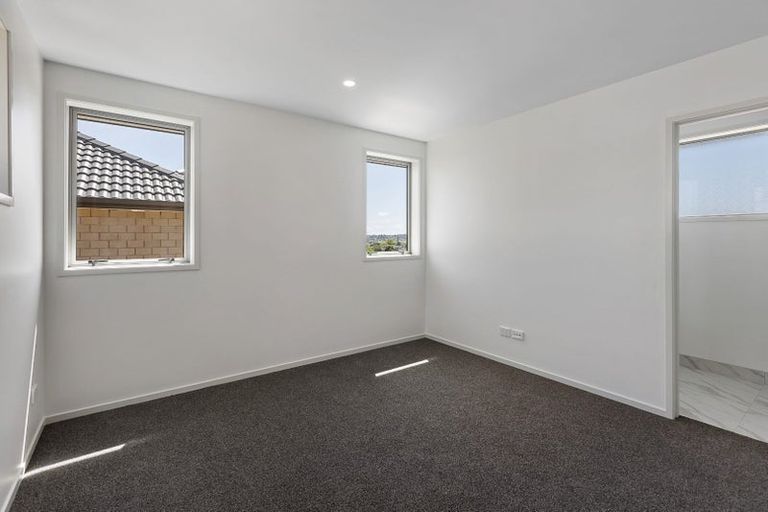Photo of property in 47b Lynwood Road, New Lynn, Auckland, 0600
