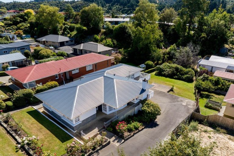 Photo of property in 2 Kennedy Road, Fairfield, Dunedin, 9018