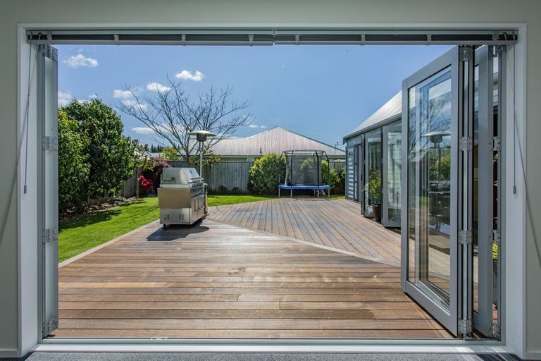 Photo of property in 20 Sandown Boulevard, Rangiora, 7400