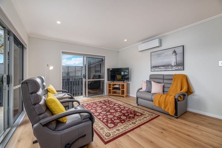 Photo of property in 16a Pine Avenue, Henderson, Auckland, 0612