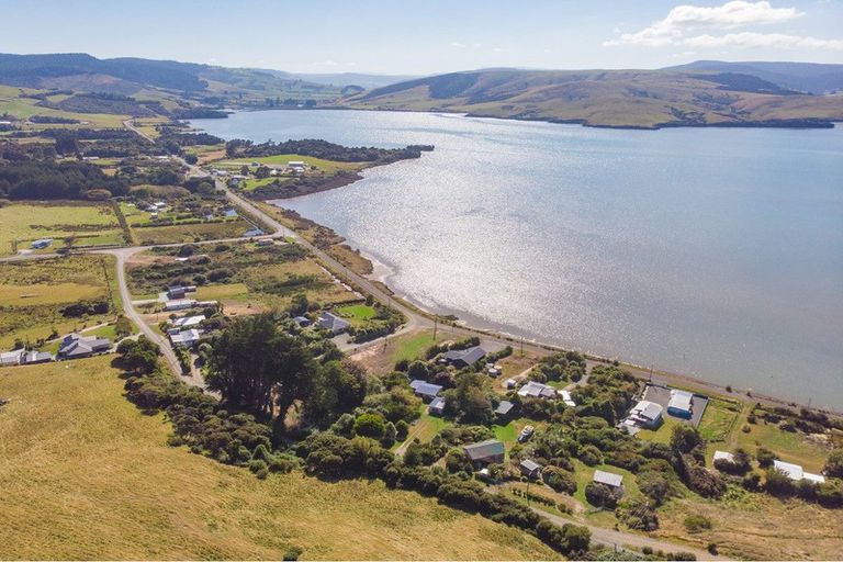 Photo of property in 9 Mena Street, Waikawa, Tokanui, 9884