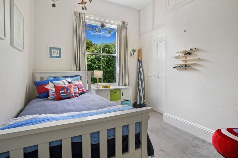 Photo of property in 96 Holly Road, St Albans, Christchurch, 8014