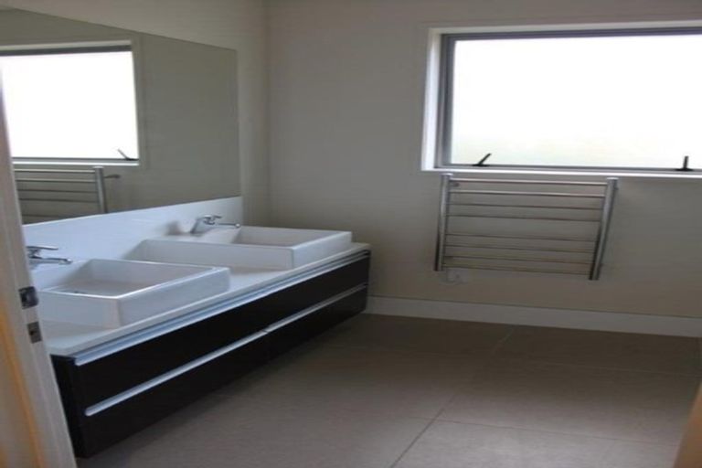 Photo of property in 715a Beach Road, Browns Bay, Auckland, 0630