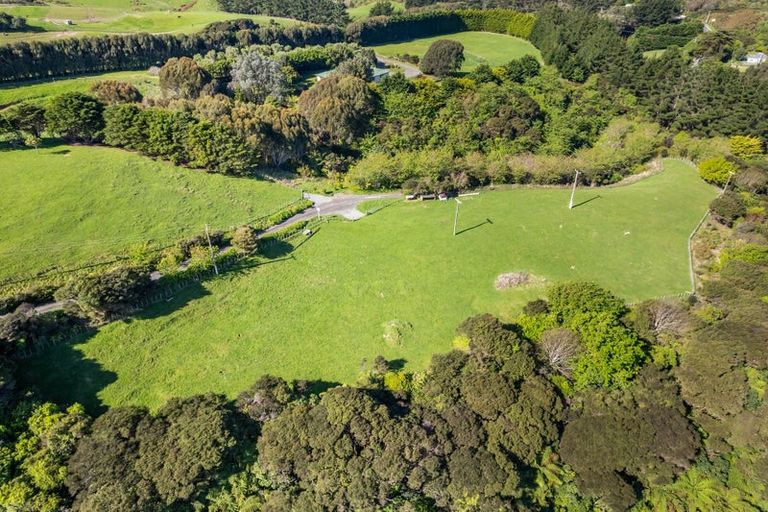 Photo of property in 3 Coroglen Rise, Pukerua Bay, 5026