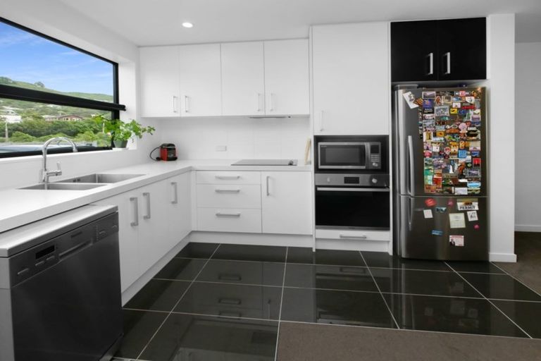 Photo of property in 8 Thatcher Crescent, Crofton Downs, Wellington, 6035