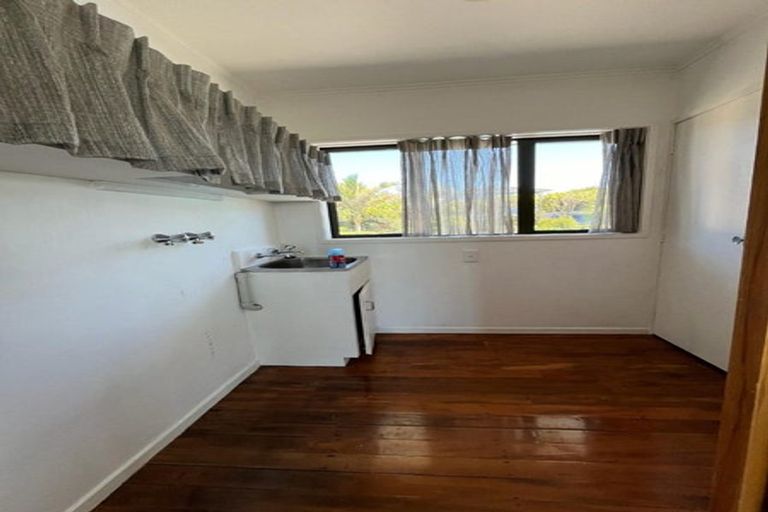 Photo of property in 69 Aberdeen Road, Castor Bay, Auckland, 0620