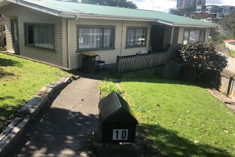 Photo of property in 10 Kaponga Crescent, New Lynn, Auckland, 0600