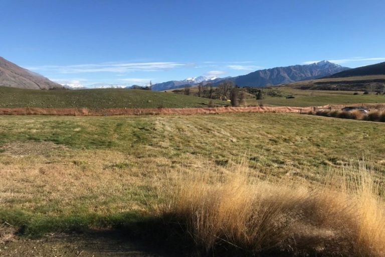 Photo of property in 37 Cunninghams Drive, Jacks Point, Queenstown, 9371