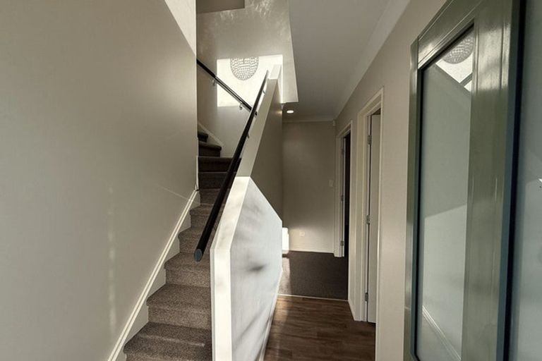 Photo of property in 6 Chadlington Avenue, Henderson, Auckland, 0612