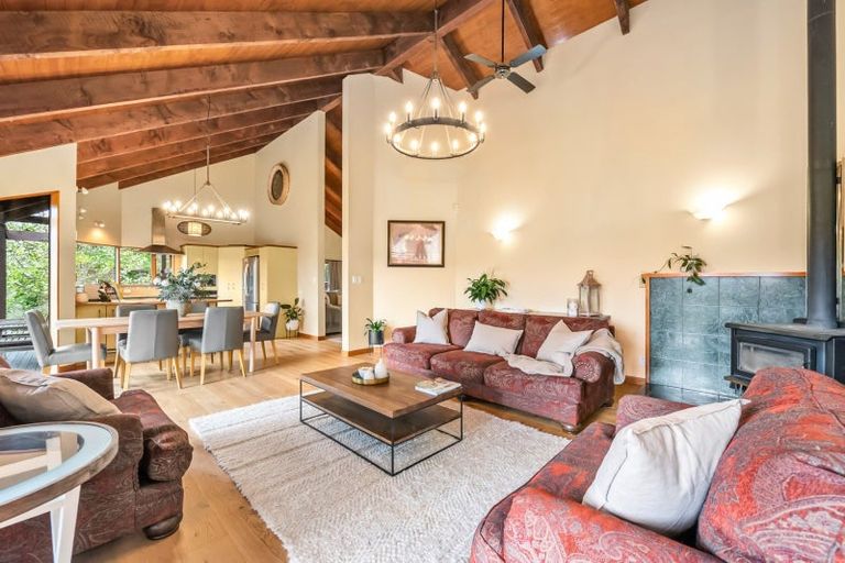 Photo of property in 3 Roseveare Grove, Te Marua, Upper Hutt, 5018