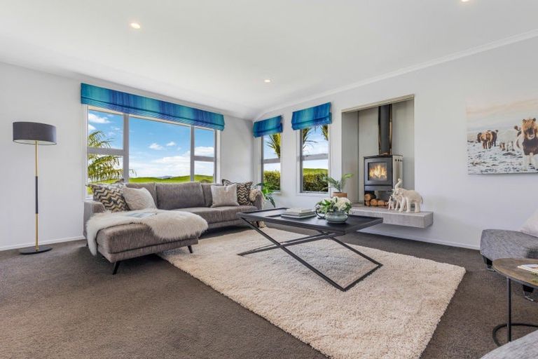 Photo of property in 890 Findlay Road, Pukorokoro / Miranda, Miranda, 2473