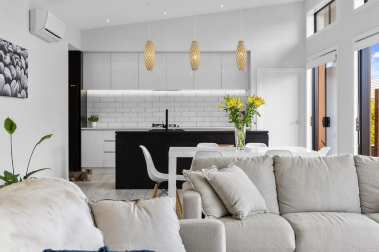 Photo of property in 10 Rotomanu Place, Pyes Pa, Tauranga, 3112