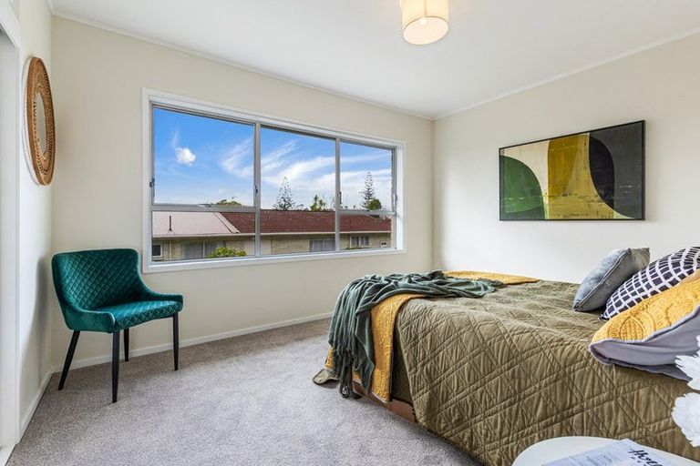 Photo of property in 2/12 Jenelin Road, Glendene, Auckland, 0602