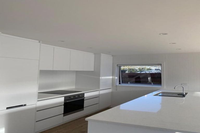 Photo of property in 2/19 Craig Road, Milford, Auckland, 0620