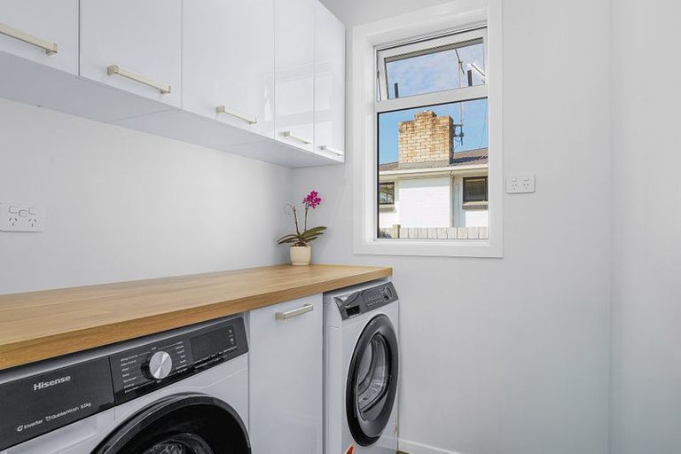 Photo of property in 289 Shakespeare Street, Leamington, Cambridge, 3432