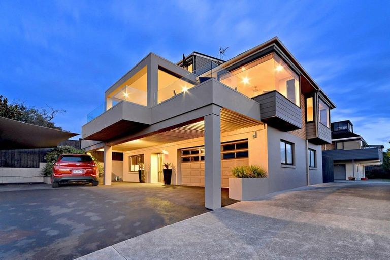 Photo of property in 3a Lynton Road, Bucklands Beach, Auckland, 2012