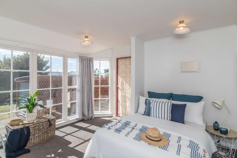 Photo of property in 4 Gavin Road, Raumati Beach, Paraparaumu, 5032