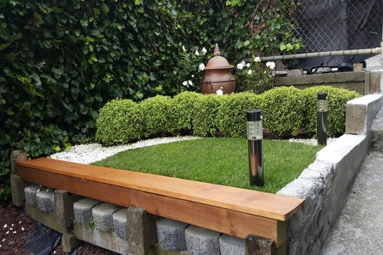 Photo of property in 39 Titiro Moana Road, Korokoro, Lower Hutt, 5012