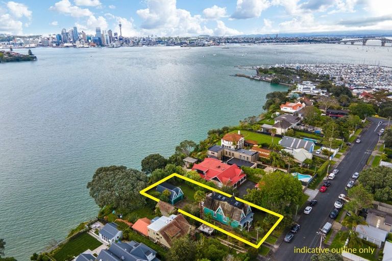 Photo of property in 17 Norwood Road, Bayswater, Auckland, 0622