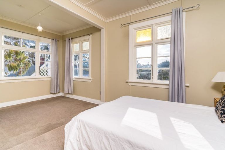 Photo of property in 27 Marine Parade, Macandrew Bay, Dunedin, 9014