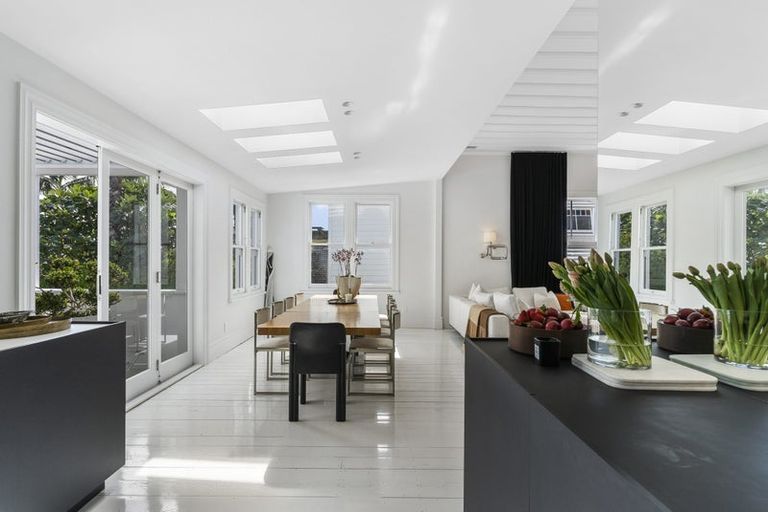 Photo of property in 34 Sentinel Road, Herne Bay, Auckland, 1011