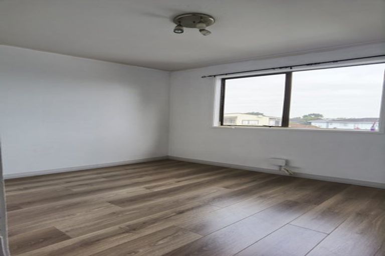 Photo of property in 16 Massine Place, Randwick Park, Auckland, 2105