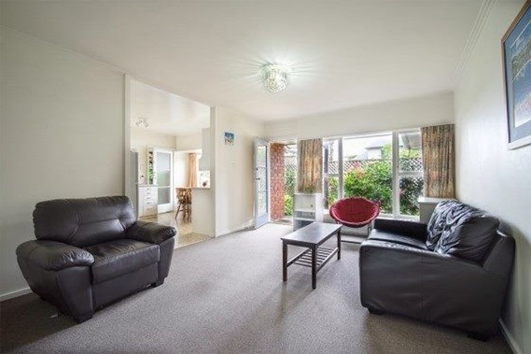 Photo of property in 2/7 Kipax Place, Riccarton, Christchurch, 8011