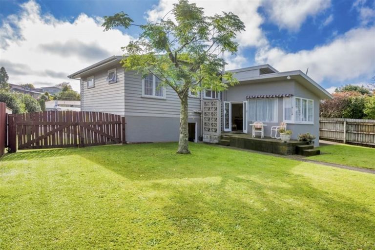 Photo of property in 16 Highbury Drive, Levin, 5510